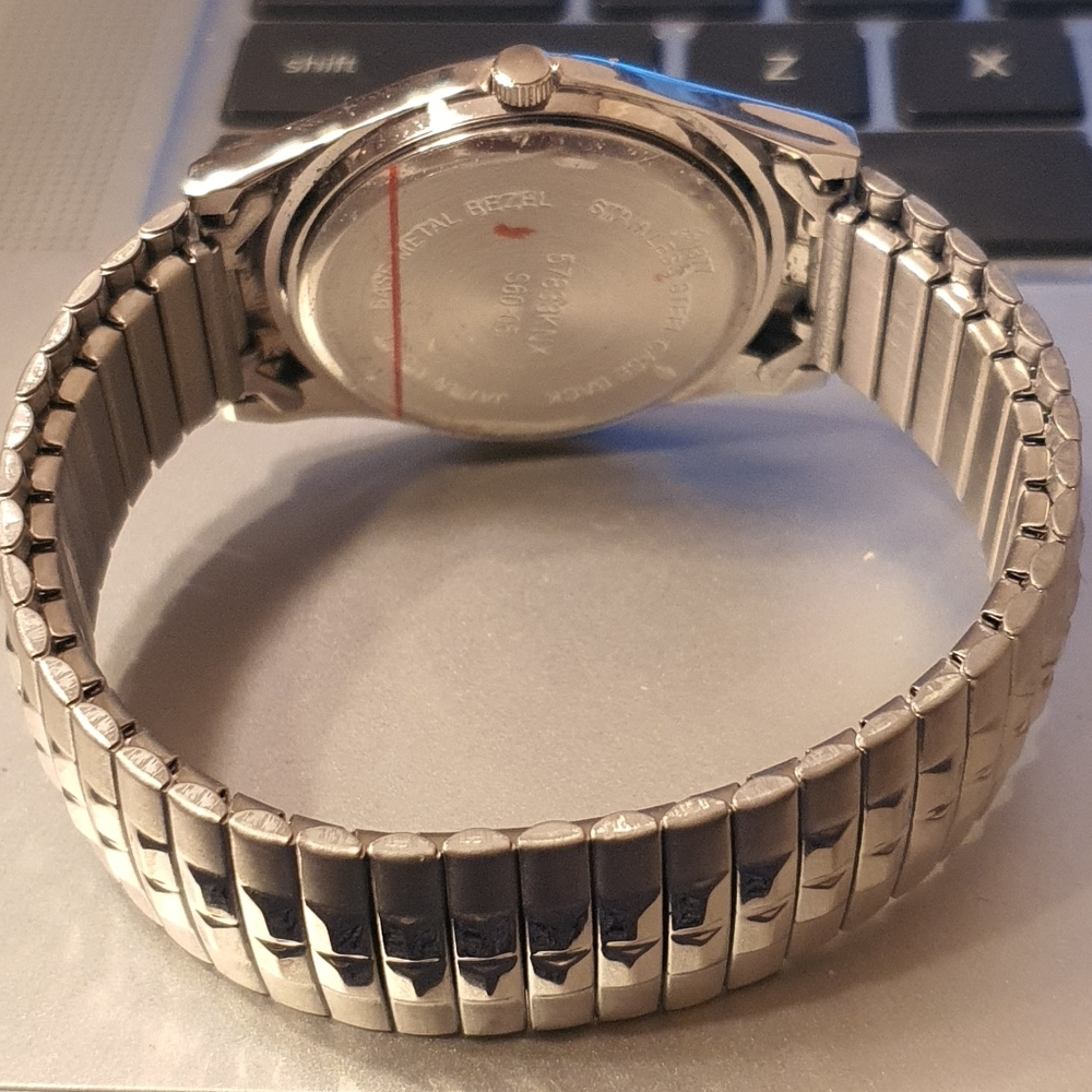 10/$20 Silver/Black Stainless Steel Men's Watch - Picture 3 of 4